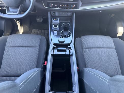 Used 2025 Nissan Rogue SV AWD/4WD image 20