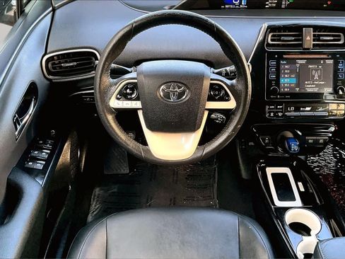 Used 2016 Toyota Prius Four FWD image 6