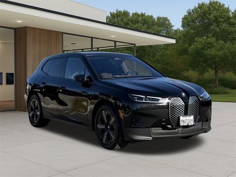 Used 2025 BMW iX xDrive50 w/ Premium Package image 4