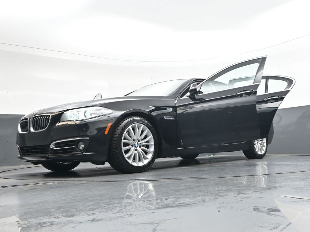 Used 2014 BMW 528i xDrive Sedan AWD/4WD image 39
