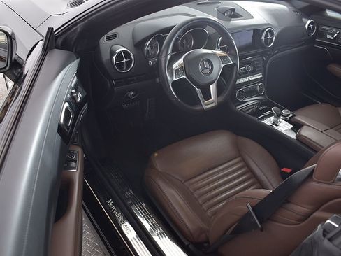 Used 2016 Mercedes-Benz SL 550 image 14