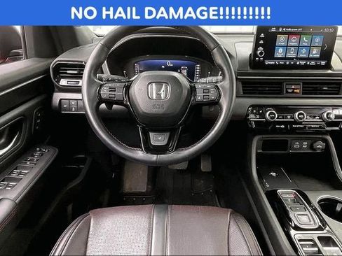 Certified 2025 Honda Pilot Black Edition image 5