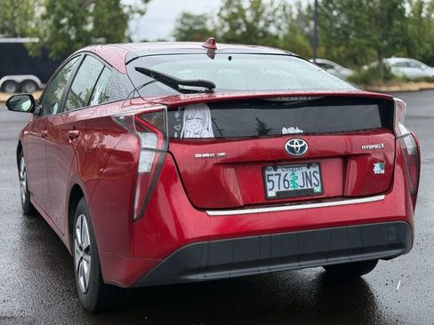 Used 2016 Toyota Prius Three FWD image 3