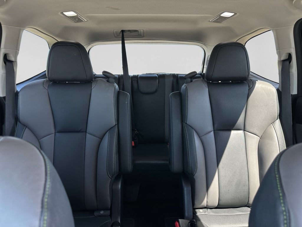 Used 2023 Subaru Ascent Onyx Edition AWD/4WD image 19