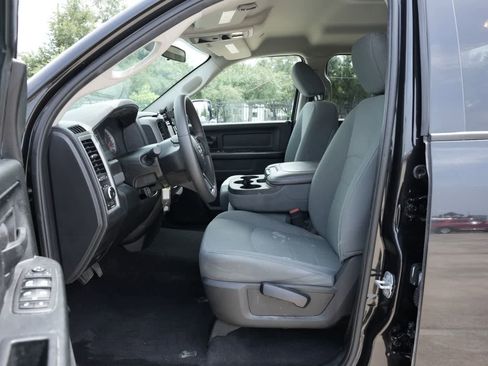 Used 2018 RAM 1500 Express w/ Black Ram 1500 Express Group AWD/4WD image 12