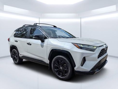 Used 2022 Toyota RAV4 XSE AWD/4WD image 1