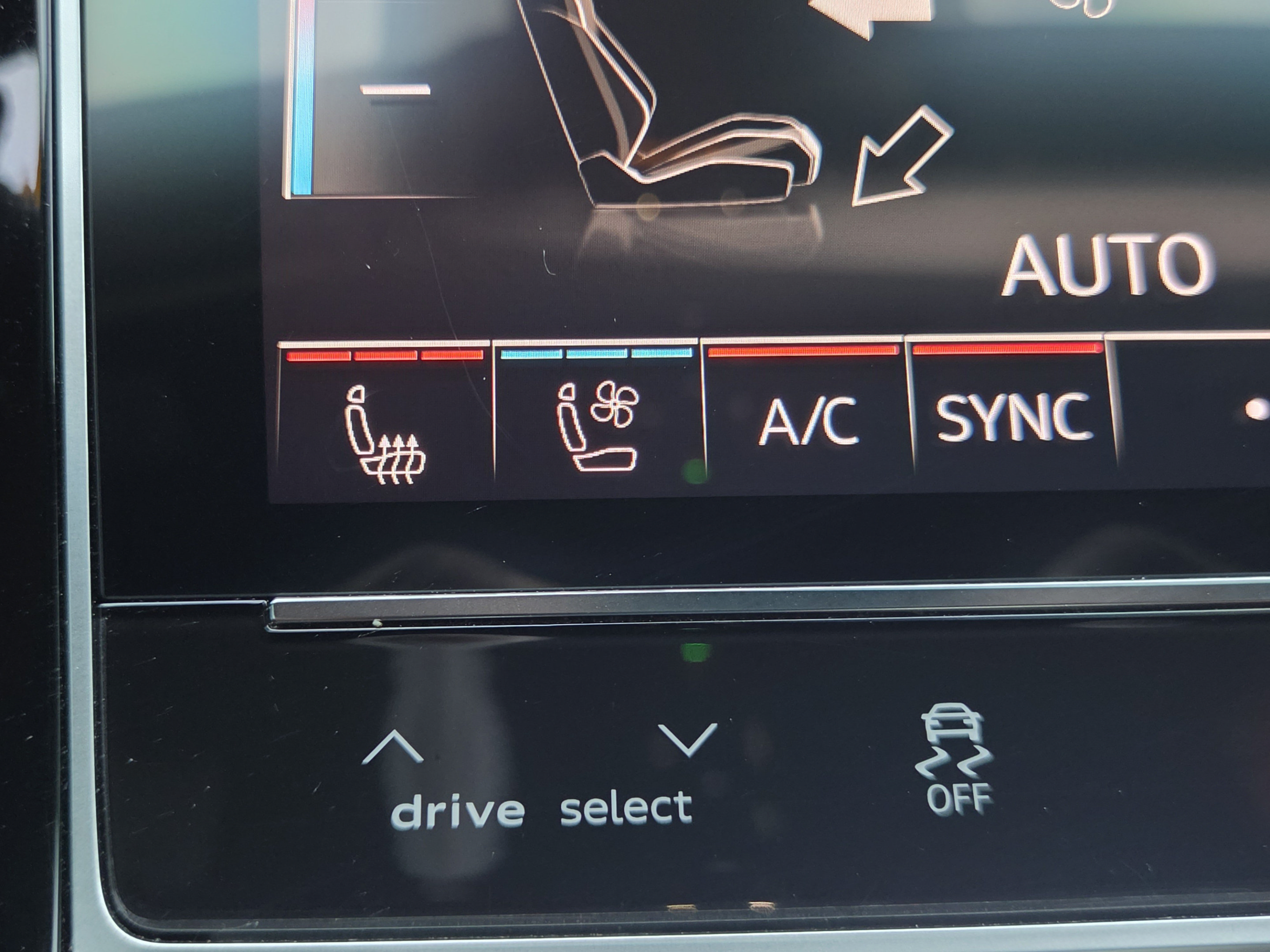 Used 2024 Audi SQ7 Premium Plus AWD/4WD image 24