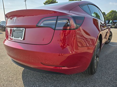 Used 2023 Tesla Model 3 Standard Range RWD image 5
