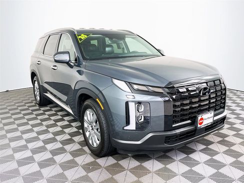 Certified 2025 Hyundai Palisade SEL image 1