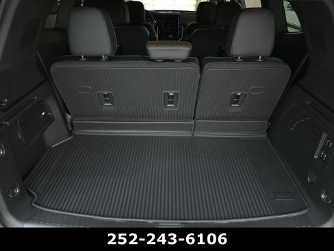 Used 2026 GMC Acadia Denali Ultimate w/ LPO, Floor Liner Package AWD/4WD image 33