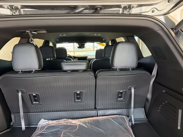 Used 2026 GMC Acadia AT4 w/ LPO, Floor Liner Package AWD/4WD image 21