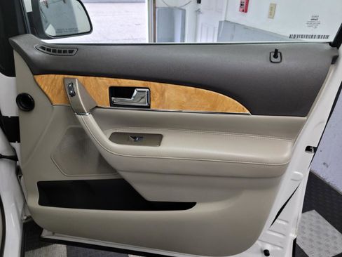 Used 2013 Lincoln MKX AWD image 22