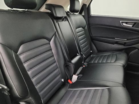 Used 2018 Ford Edge SEL w/ Equipment Group 201A FWD image 19