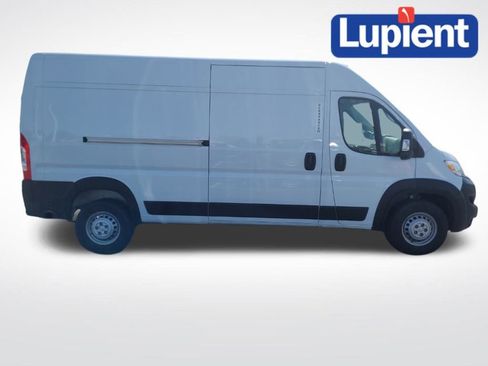 Used 2025 RAM ProMaster 2500 FWD image 2