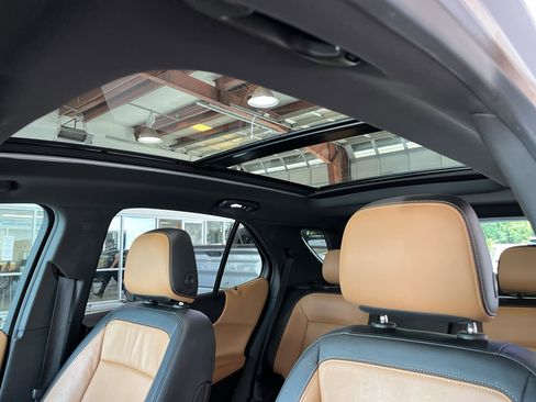 Used 2019 Chevrolet Equinox Premier AWD/4WD image 26