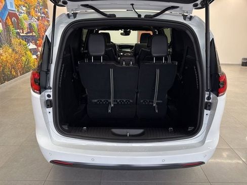 New 2026 Chrysler Pacifica Limited w/ S Appearance Package image 45