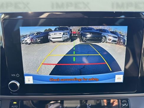 Used 2025 Toyota Camry SE image 19