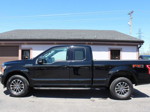 Used 2018 Ford F150 XLT w/ Equipment Group 302A Luxury AWD/4WD image 10