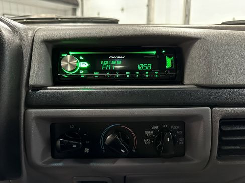 Used 1996 Ford F250 2WD SuperCab image 27