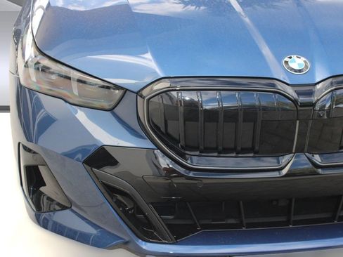 Used 2026 BMW 530i w/ M Sport Package RWD image 12