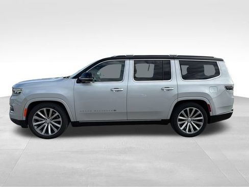 Used 2023 Jeep Grand Wagoneer Series II AWD/4WD image 8