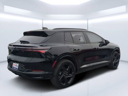 Used 2024 Chevrolet Equinox EV RS image 3