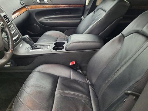 Used 2018 Lincoln MKT AWD w/ Technology Package image 17