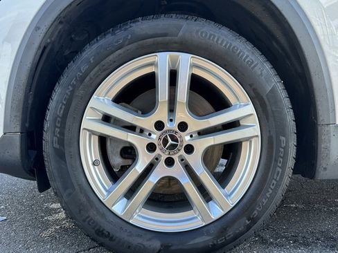 Certified 2021 Mercedes-Benz GLA 250 4MATIC image 11