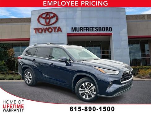 Used 2021 Toyota Highlander XLE image 1