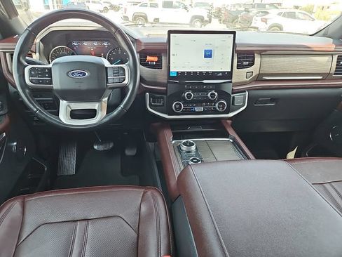 Used 2024 Ford Expedition Limited AWD/4WD image 12