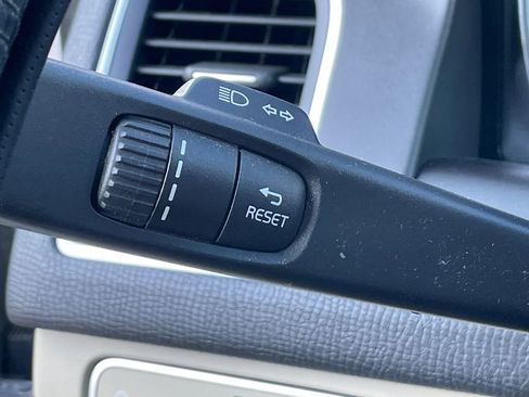 Used 2015 Volvo XC60 T6 Platinum image 36