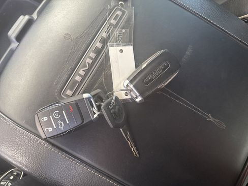 Used 2024 RAM 3500 Limited image 27