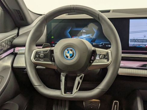 Certified 2025 BMW i5 xDrive40 image 17