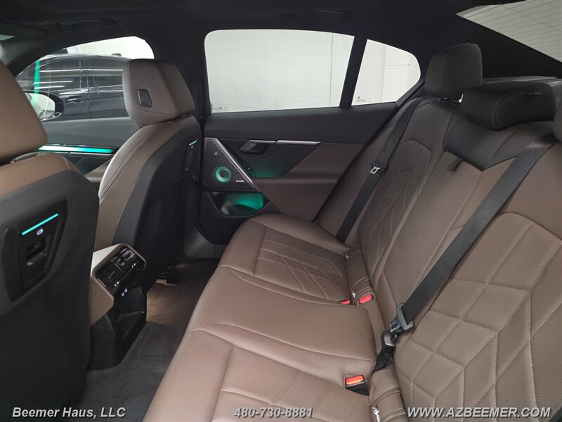 Used 2024 BMW i5 eDrive40i w/ M Sport Package RWD image 30