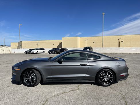 Used 2022 Ford Mustang Coupe image 2