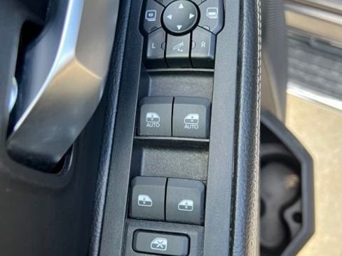 Certified 2026 RAM 2500 Big Horn AWD/4WD image 15