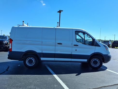 Used 2018 Ford Transit 150 130 Low Roof RWD image 24