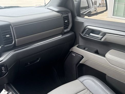 Used 2025 Chevrolet Silverado 1500 ZR2 w/ Technology Package image 24