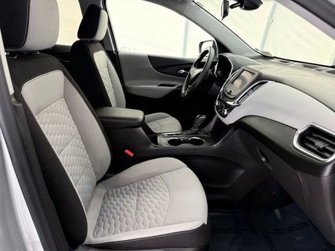 Used 2020 Chevrolet Equinox LT image 18
