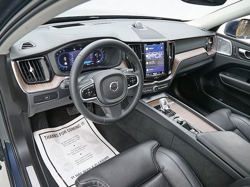 Certified 2023 Volvo XC60 B5 Ultimate image 12