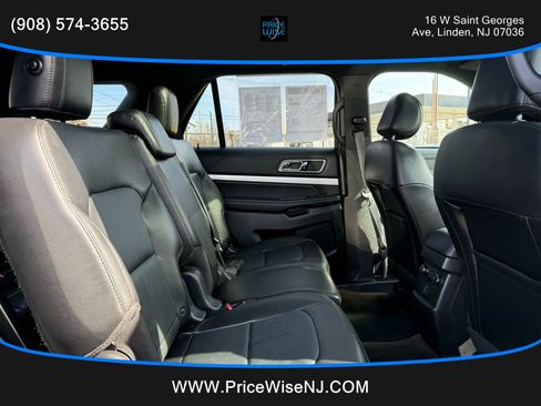 Used 2017 Ford Explorer XLT w/ Equipment Group 202A image 27