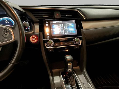Used 2017 Honda Civic Touring image 9