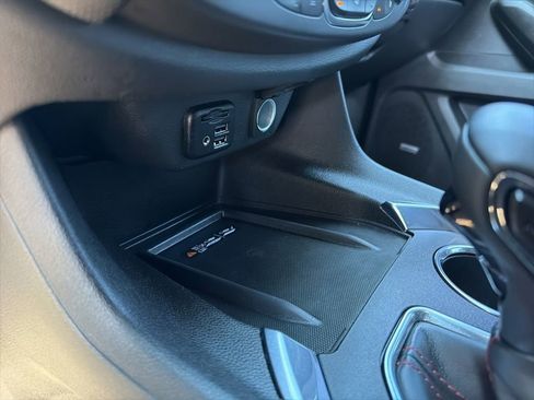 Used 2023 Chevrolet Traverse RS image 22