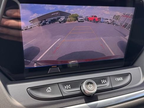 Used 2019 Chevrolet Blazer LT FWD image 19