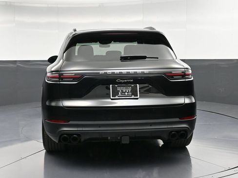 Certified 2023 Porsche Cayenne Platinum Edition image 7