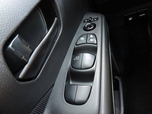 Used 2021 Nissan Kicks S FWD image 23