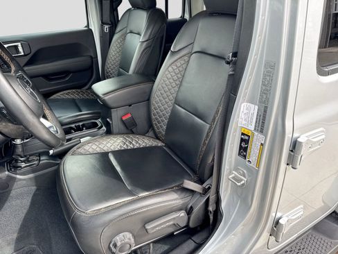 Used 2022 Jeep Wrangler Unlimited Sahara image 15