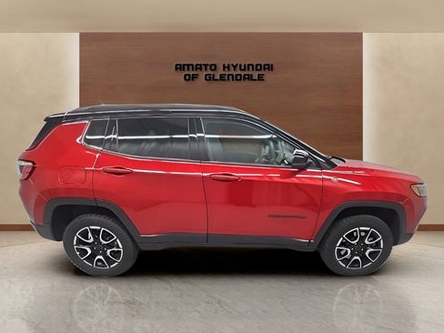 Used 2025 Jeep Compass Trailhawk AWD/4WD image 7