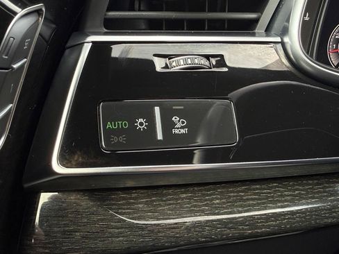 Used 2023 Audi Q8 Prestige w/ Prestige Package AWD/4WD image 47