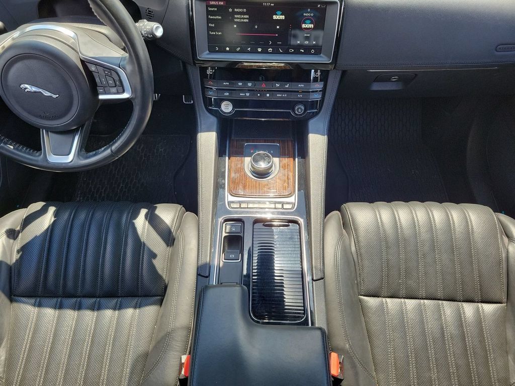 Used 2019 Jaguar F-PACE Portfolio AWD/4WD image 21